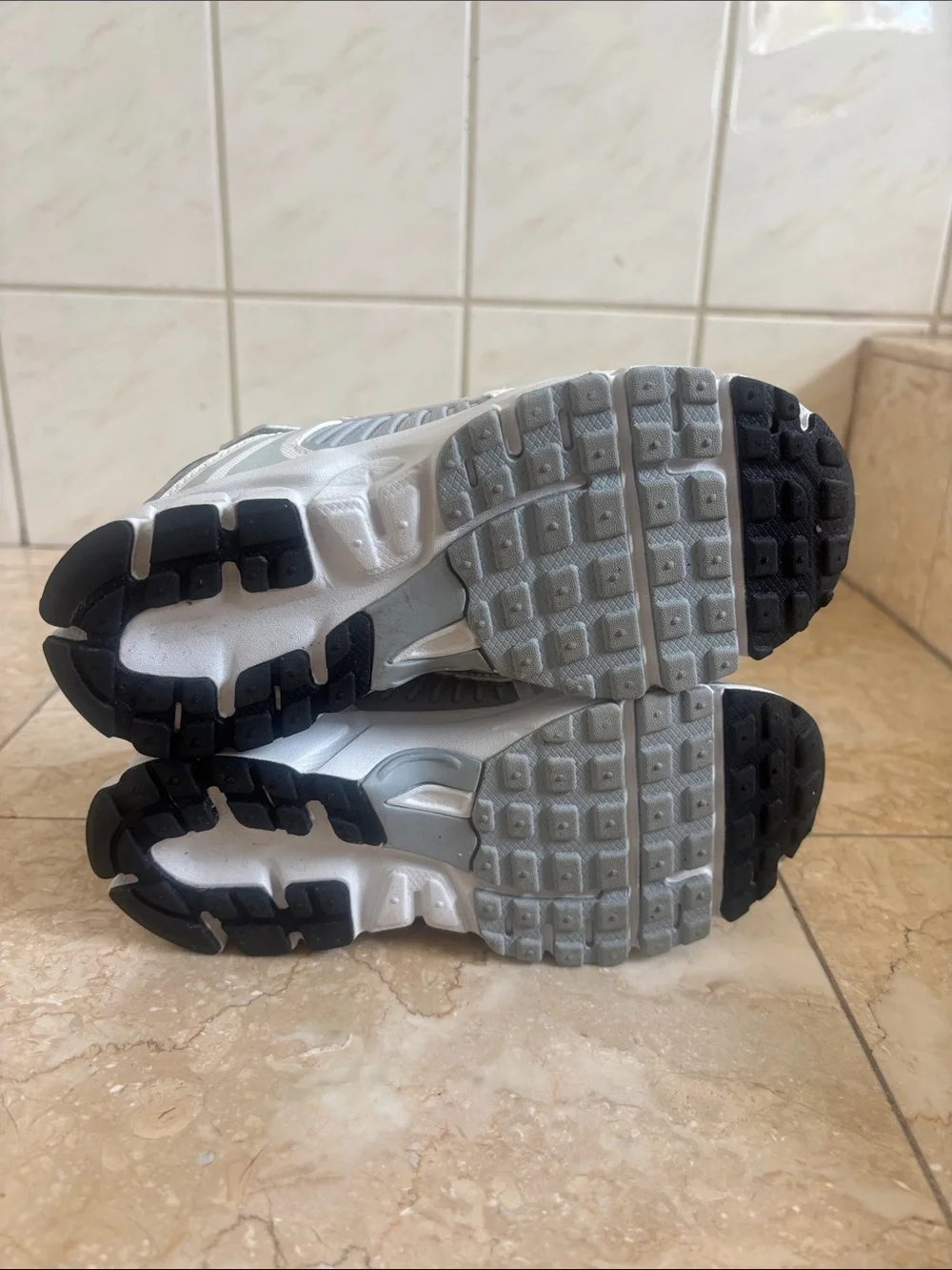 Nike Vomero 5 Kids Light Gray and White Velcro Sneakers
